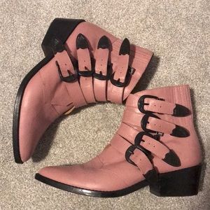 Toga Pulla mauve cowboy style boots